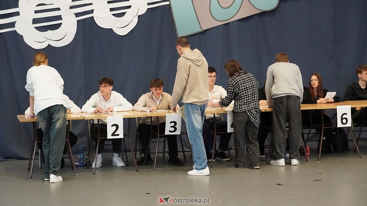 Pocisk 2025 w II LO w Ostrołęce [19.03.2025] - zdjęcie #13 - eOstroleka.pl