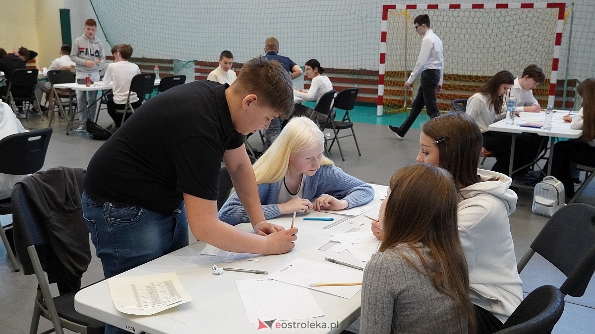 Pocisk 2025 w II LO w Ostrołęce [19.03.2025] - zdjęcie #12 - eOstroleka.pl