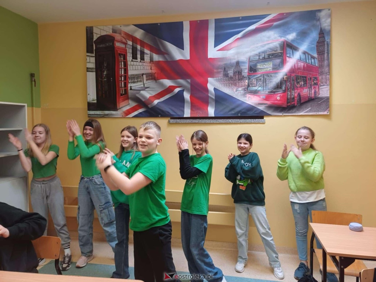 Dzień św. Patryka w SP 10 w Ostrołęce [17.03.2025] - zdjęcie #10 - eOstroleka.pl