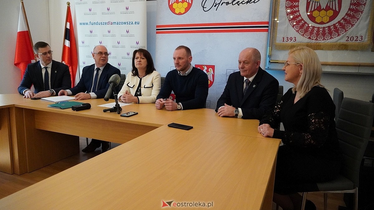 Podpisanie umowy na rozbudowę ścieżki rowerowej wokół Jeziora Krusko [20.03.2025] - zdjęcie #17 - eOstroleka.pl