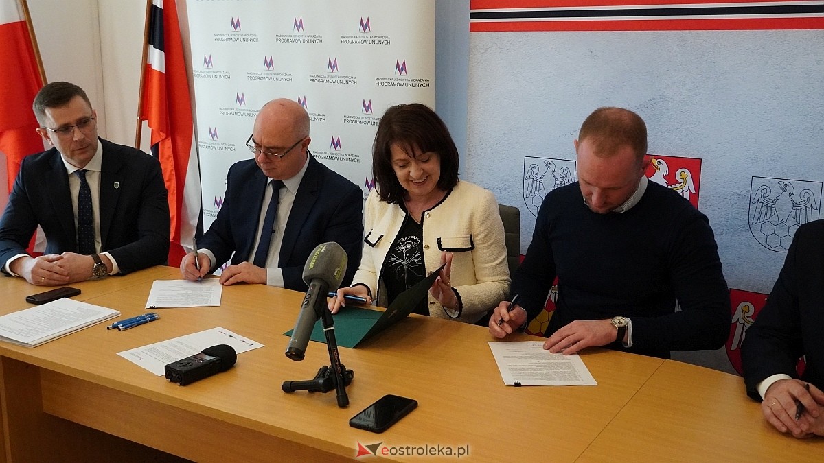 Podpisanie umowy na rozbudowę ścieżki rowerowej wokół Jeziora Krusko [20.03.2025] - zdjęcie #6 - eOstroleka.pl