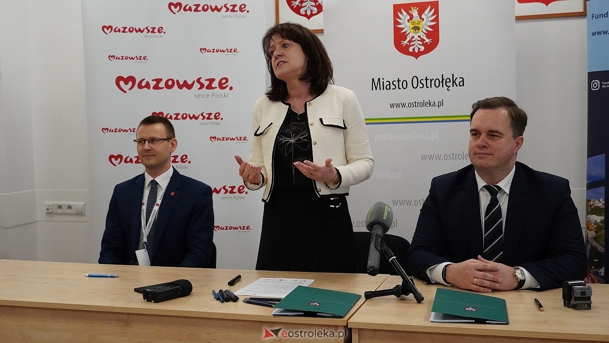 Podpisanie umowy na dofinansowanie modernizacji ostrołęckich szkół [20.03.2025] - zdjęcie #7 - eOstroleka.pl