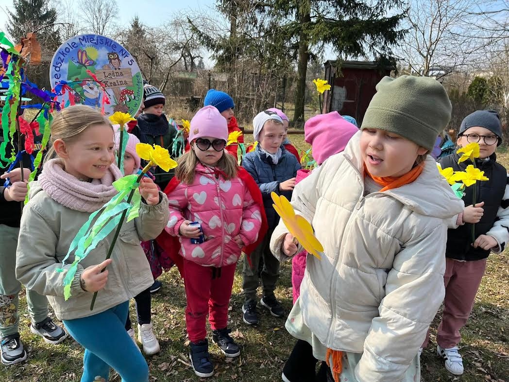 Przywitanie wiosny w Przedszkolu Miejskim nr 5 w Ostrołęce [21.03.2025] - zdjęcie #38 - eOstroleka.pl