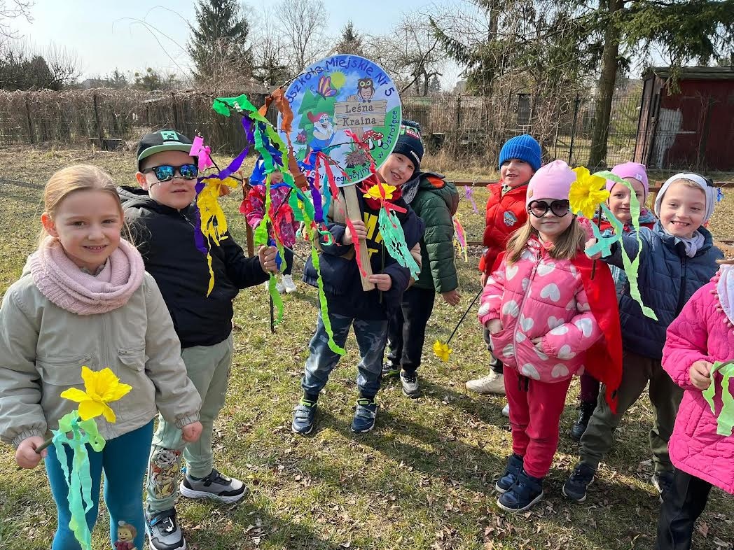 Przywitanie wiosny w Przedszkolu Miejskim nr 5 w Ostrołęce [21.03.2025] - zdjęcie #36 - eOstroleka.pl