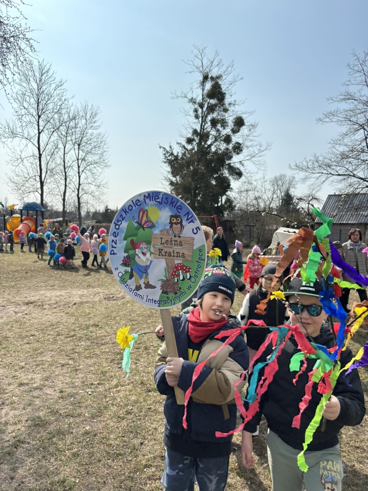 Przywitanie wiosny w Przedszkolu Miejskim nr 5 w Ostrołęce [21.03.2025] - zdjęcie #30 - eOstroleka.pl