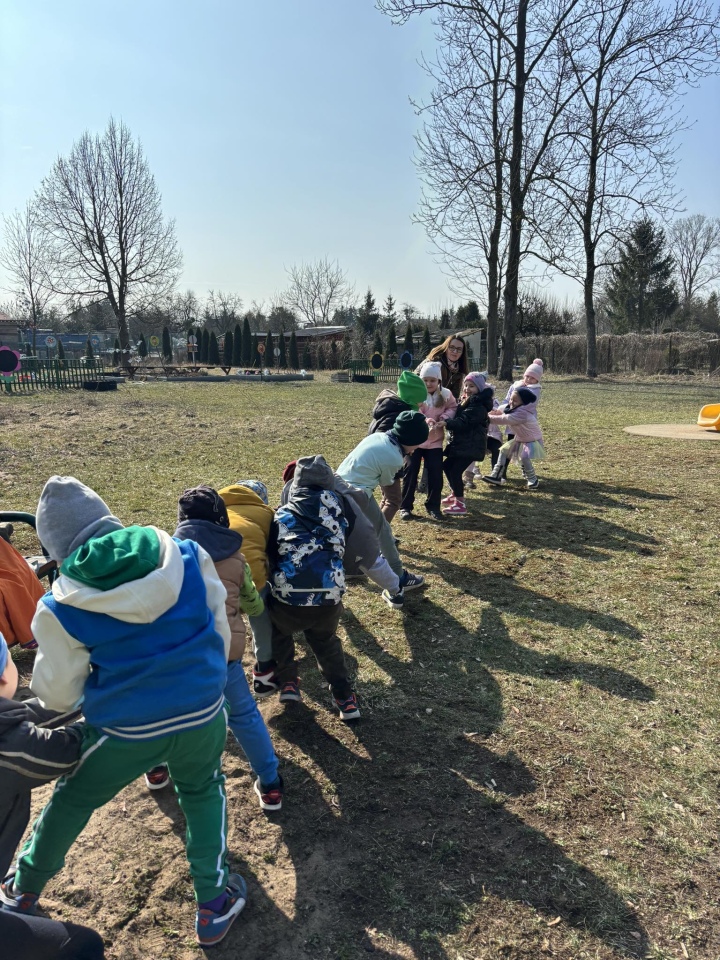 Przywitanie wiosny w Przedszkolu Miejskim nr 5 w Ostrołęce [21.03.2025] - zdjęcie #29 - eOstroleka.pl