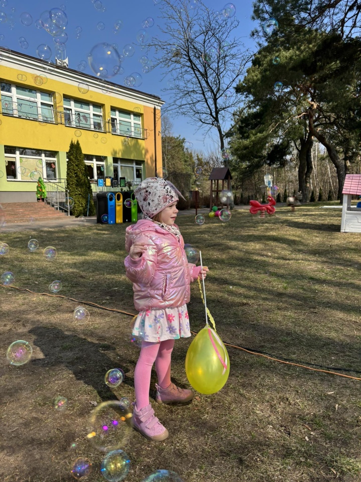 Przywitanie wiosny w Przedszkolu Miejskim nr 5 w Ostrołęce [21.03.2025] - zdjęcie #26 - eOstroleka.pl