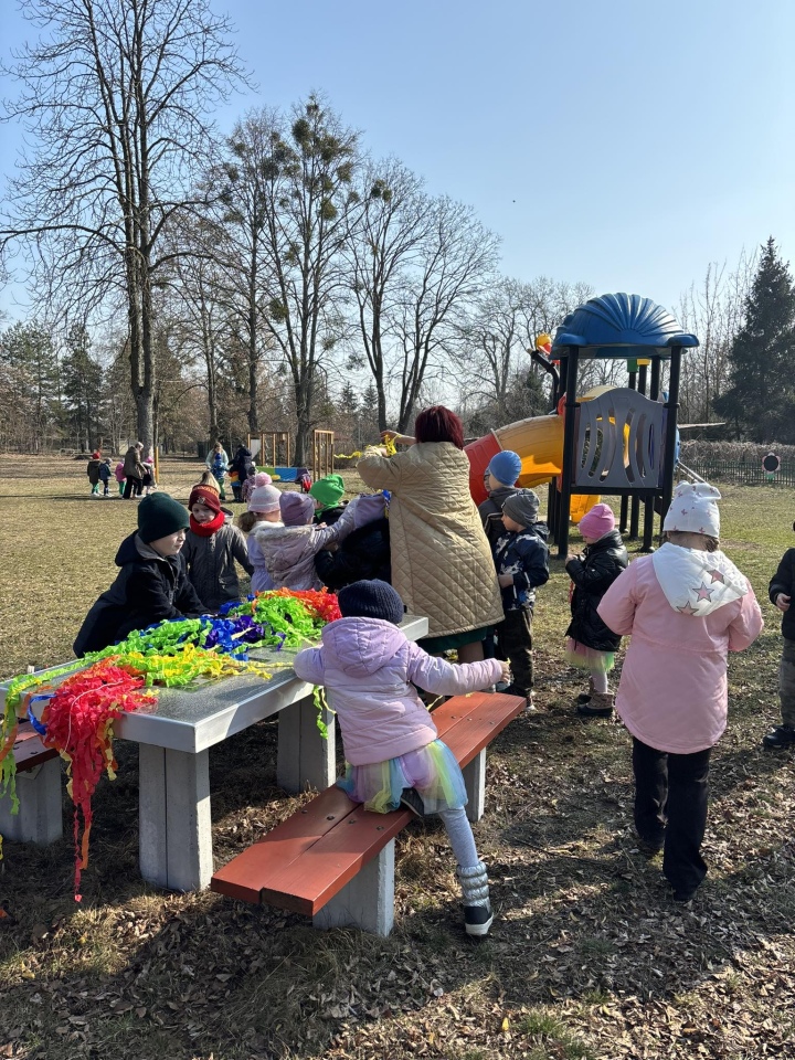 Przywitanie wiosny w Przedszkolu Miejskim nr 5 w Ostrołęce [21.03.2025] - zdjęcie #23 - eOstroleka.pl