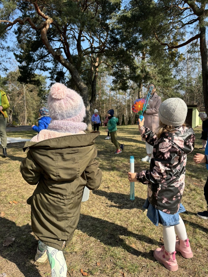 Przywitanie wiosny w Przedszkolu Miejskim nr 5 w Ostrołęce [21.03.2025] - zdjęcie #19 - eOstroleka.pl
