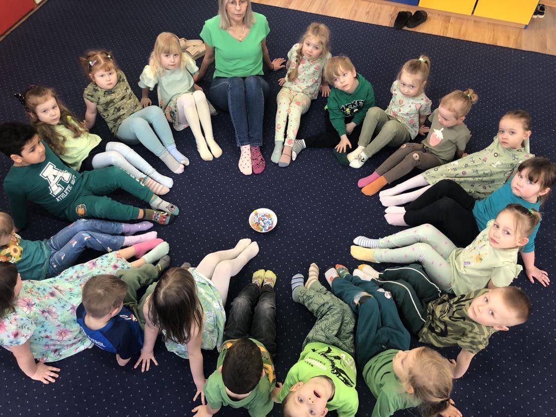 Przywitanie wiosny w Przedszkolu Miejskim nr 5 w Ostrołęce [21.03.2025] - zdjęcie #17 - eOstroleka.pl