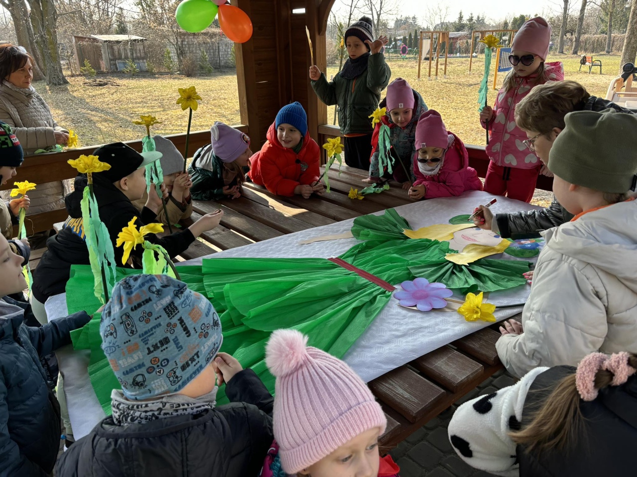 Przywitanie wiosny w Przedszkolu Miejskim nr 5 w Ostrołęce [21.03.2025] - zdjęcie #16 - eOstroleka.pl