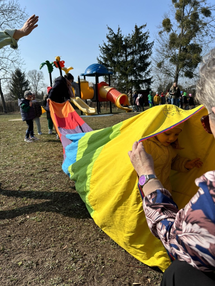 Przywitanie wiosny w Przedszkolu Miejskim nr 5 w Ostrołęce [21.03.2025] - zdjęcie #14 - eOstroleka.pl