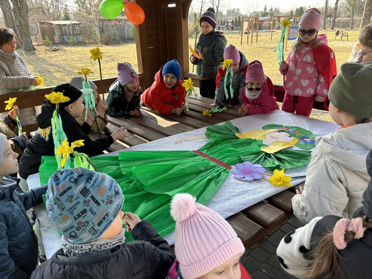 Przywitanie wiosny w Przedszkolu Miejskim nr 5 w Ostrołęce [21.03.2025] - zdjęcie #3 - eOstroleka.pl