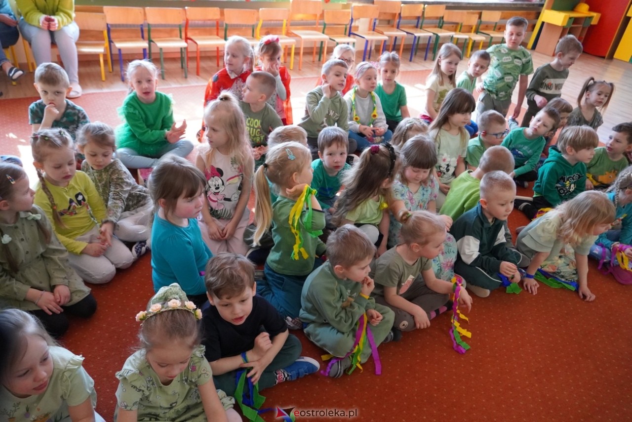 Przywitanie wiosny w Przedszkolu Miejskim nr 5 w Ostrołęce [21.03.2025] - zdjęcie #84 - eOstroleka.pl