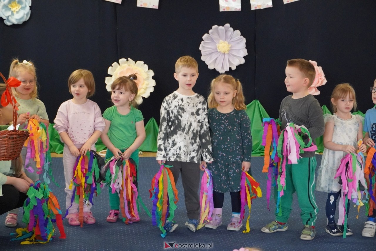 Przywitanie wiosny w Przedszkolu Miejskim nr 5 w Ostrołęce [21.03.2025] - zdjęcie #58 - eOstroleka.pl