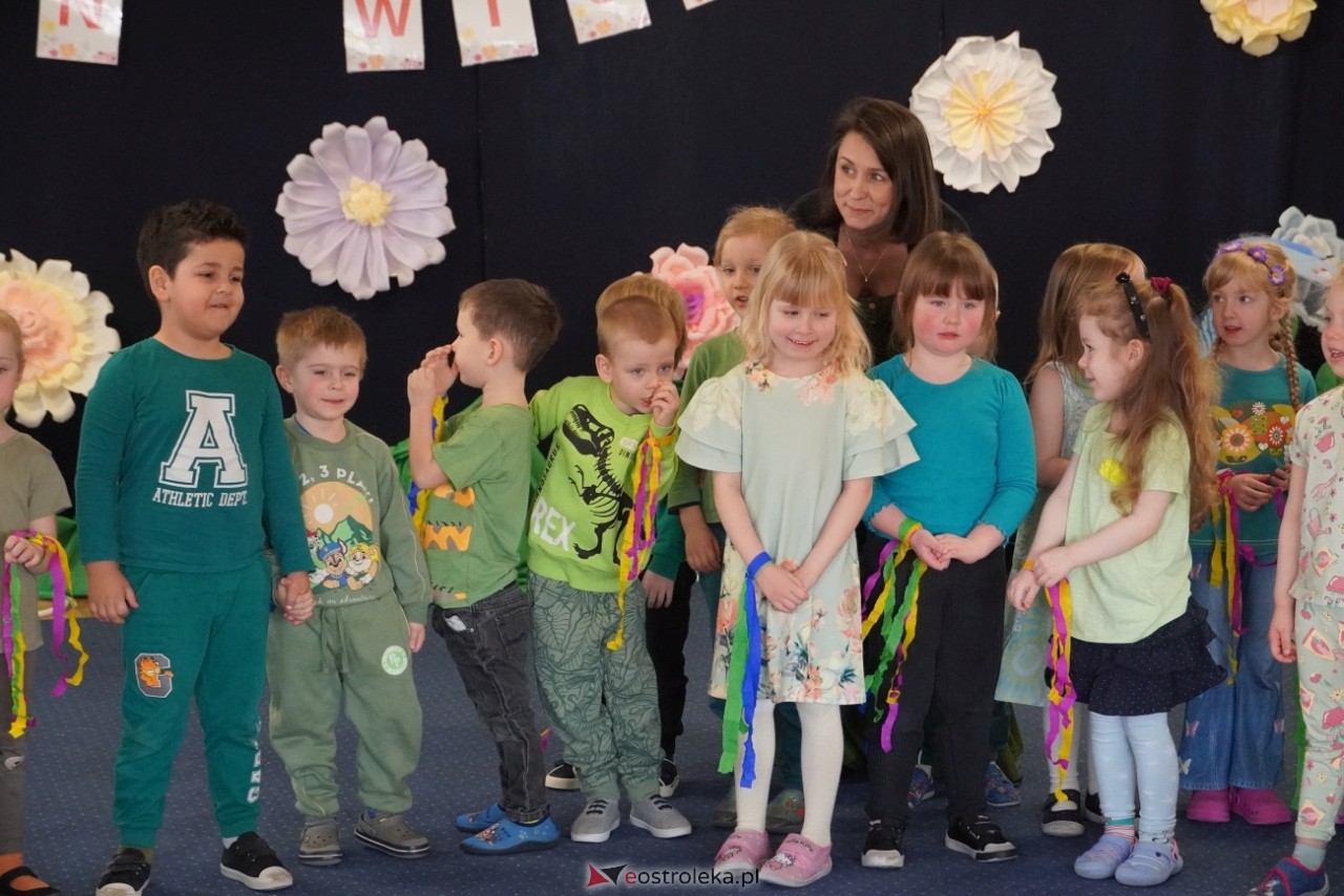 Przywitanie wiosny w Przedszkolu Miejskim nr 5 w Ostrołęce [21.03.2025] - zdjęcie #54 - eOstroleka.pl