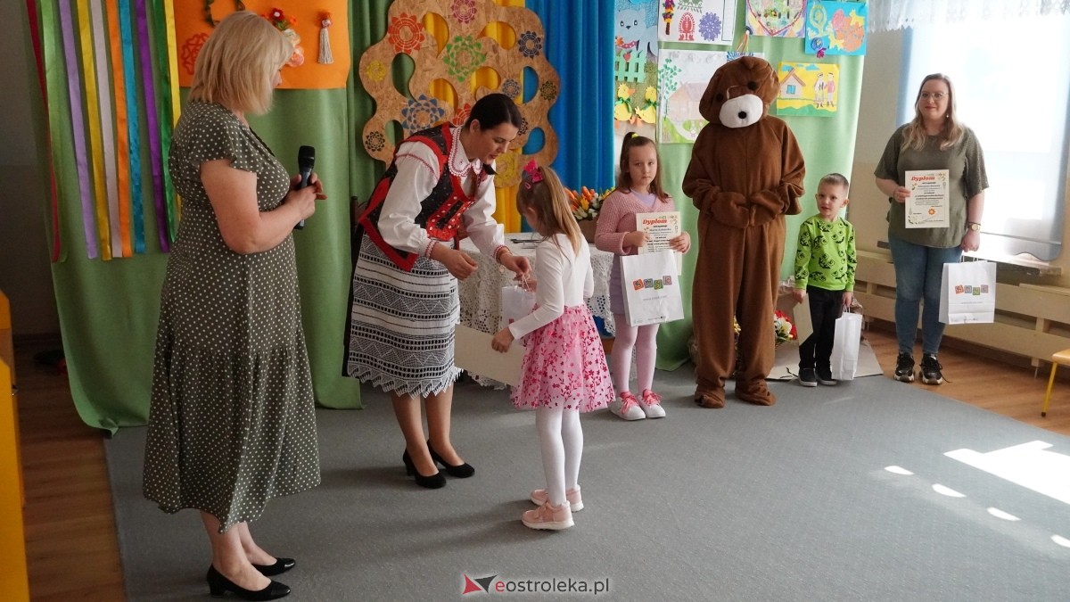 Tydzień kultury kurpiowskiej w Przedszkolu Miejskim nr 17 [21.03.2025] - zdjęcie #26 - eOstroleka.pl