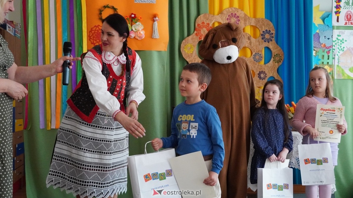 Tydzień kultury kurpiowskiej w Przedszkolu Miejskim nr 17 [21.03.2025] - zdjęcie #16 - eOstroleka.pl