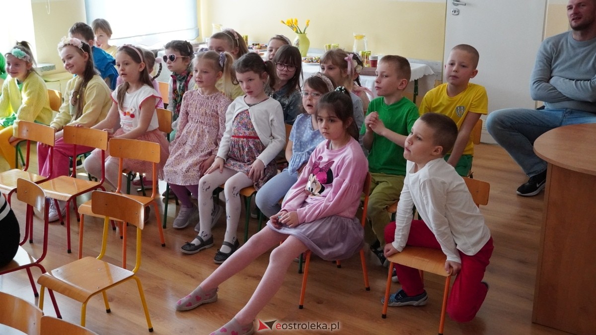 Tydzień kultury kurpiowskiej w Przedszkolu Miejskim nr 17 [21.03.2025] - zdjęcie #15 - eOstroleka.pl