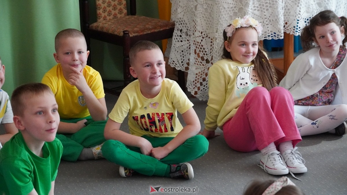 Tydzień kultury kurpiowskiej w Przedszkolu Miejskim nr 17 [21.03.2025] - zdjęcie #6 - eOstroleka.pl