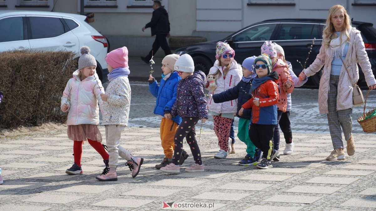Przedszkole Miejskie Nr 10 powitało wiosnę [21.03.2025] - zdjęcie #31 - eOstroleka.pl
