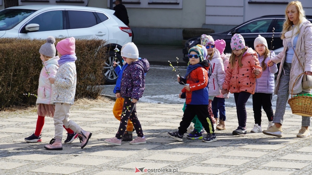 Przedszkole Miejskie Nr 10 powitało wiosnę [21.03.2025] - zdjęcie #30 - eOstroleka.pl