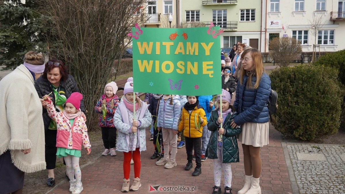 Przedszkole Miejskie Nr 10 powitało wiosnę [21.03.2025] - zdjęcie #25 - eOstroleka.pl