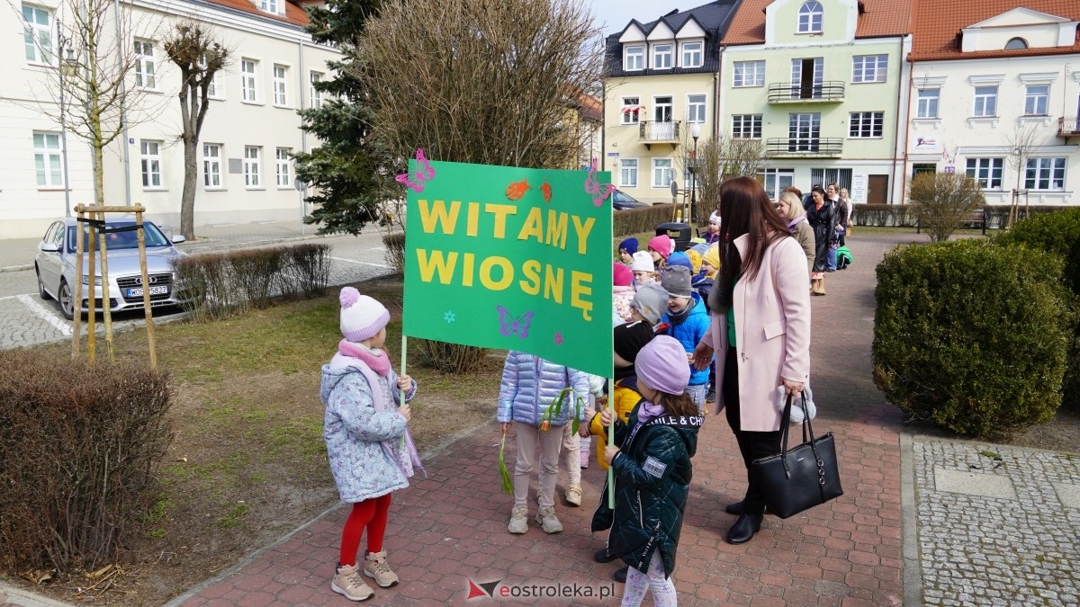 Przedszkole Miejskie Nr 10 powitało wiosnę [21.03.2025] - zdjęcie #19 - eOstroleka.pl