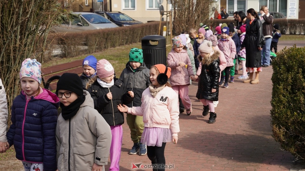 Przedszkole Miejskie Nr 10 powitało wiosnę [21.03.2025] - zdjęcie #13 - eOstroleka.pl