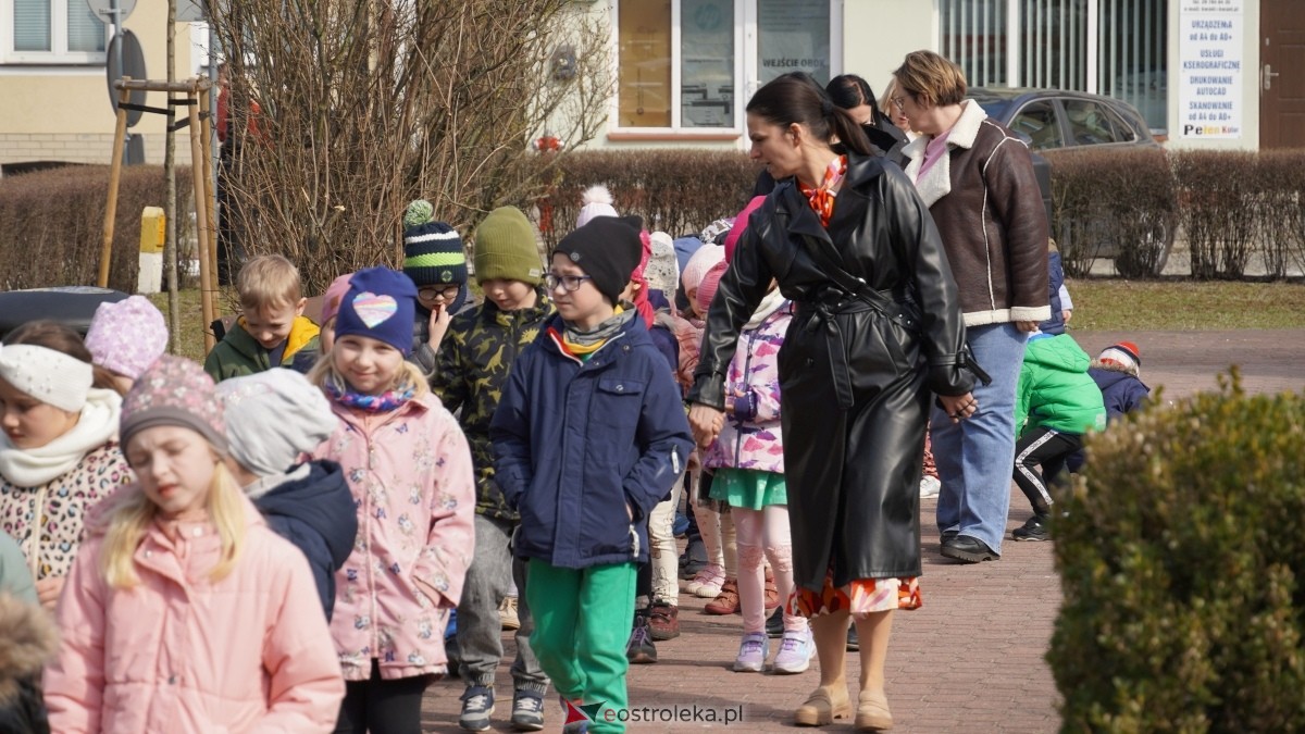 Przedszkole Miejskie Nr 10 powitało wiosnę [21.03.2025] - zdjęcie #11 - eOstroleka.pl