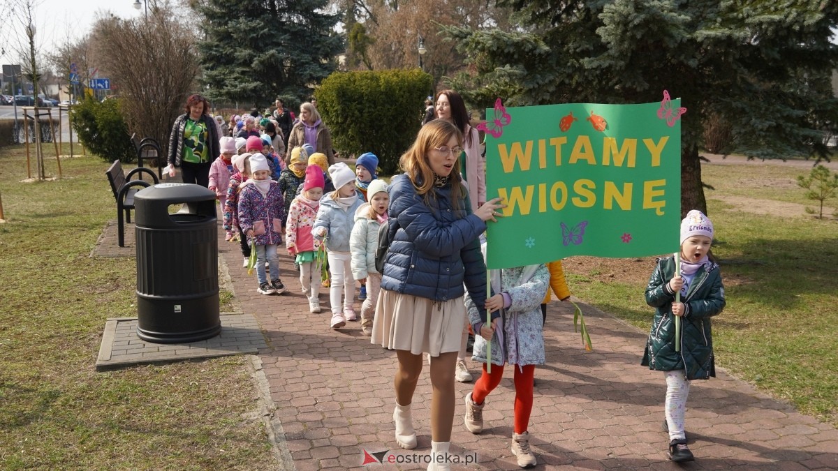 Przedszkole Miejskie Nr 10 powitało wiosnę [21.03.2025] - zdjęcie #9 - eOstroleka.pl