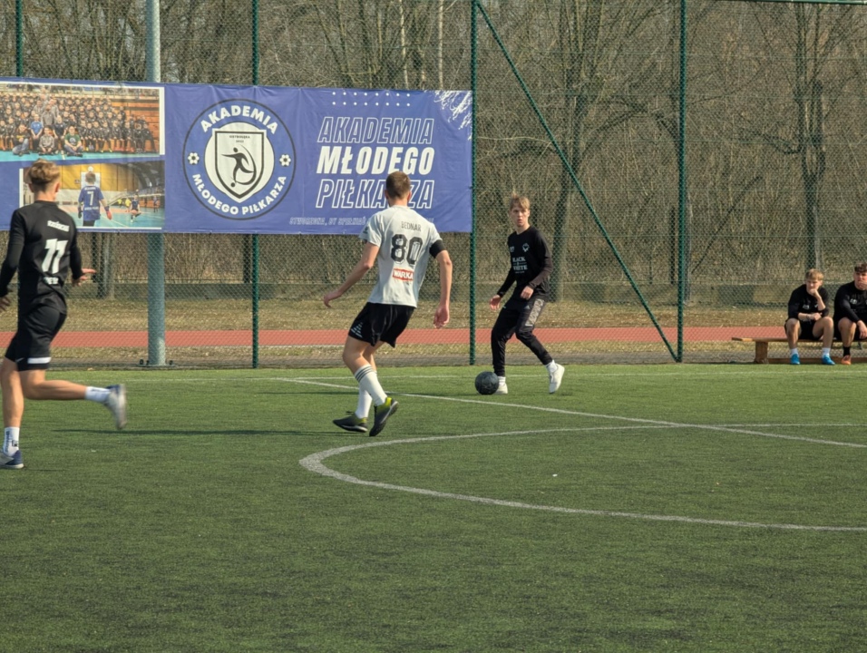 25. turniej piłki nożnej w ZSZ 2 [21.03.2025] - zdjęcie #73 - eOstroleka.pl