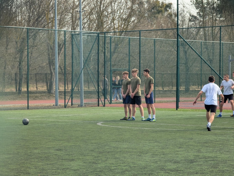 25. turniej piłki nożnej w ZSZ 2 [21.03.2025] - zdjęcie #71 - eOstroleka.pl