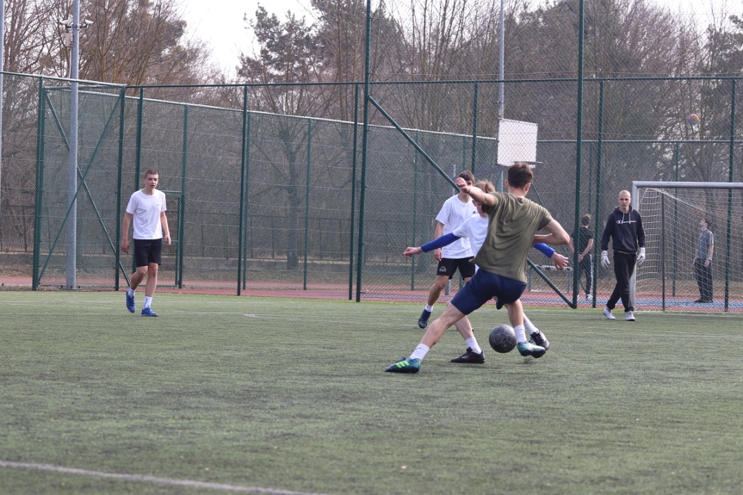 25. turniej piłki nożnej w ZSZ 2 [21.03.2025] - zdjęcie #70 - eOstroleka.pl