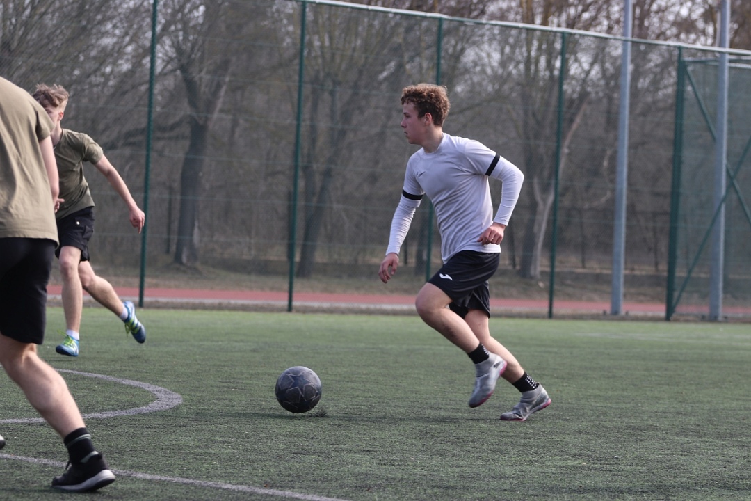 25. turniej piłki nożnej w ZSZ 2 [21.03.2025] - zdjęcie #68 - eOstroleka.pl