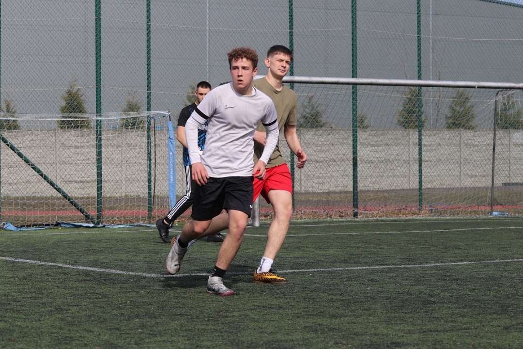 25. turniej piłki nożnej w ZSZ 2 [21.03.2025] - zdjęcie #67 - eOstroleka.pl