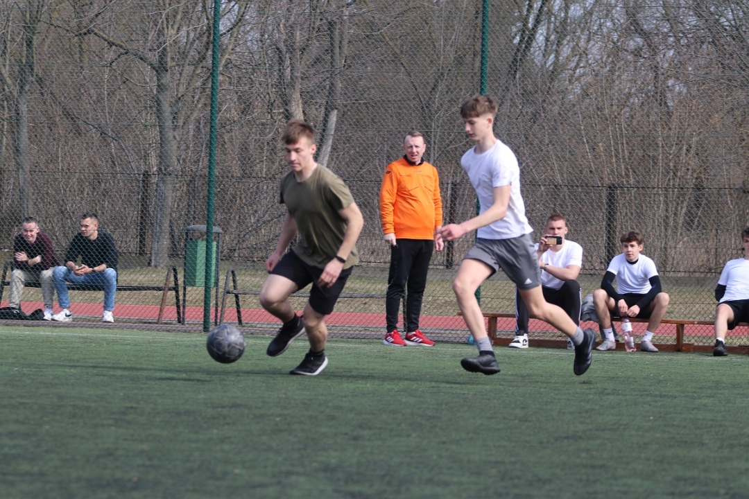 25. turniej piłki nożnej w ZSZ 2 [21.03.2025] - zdjęcie #62 - eOstroleka.pl