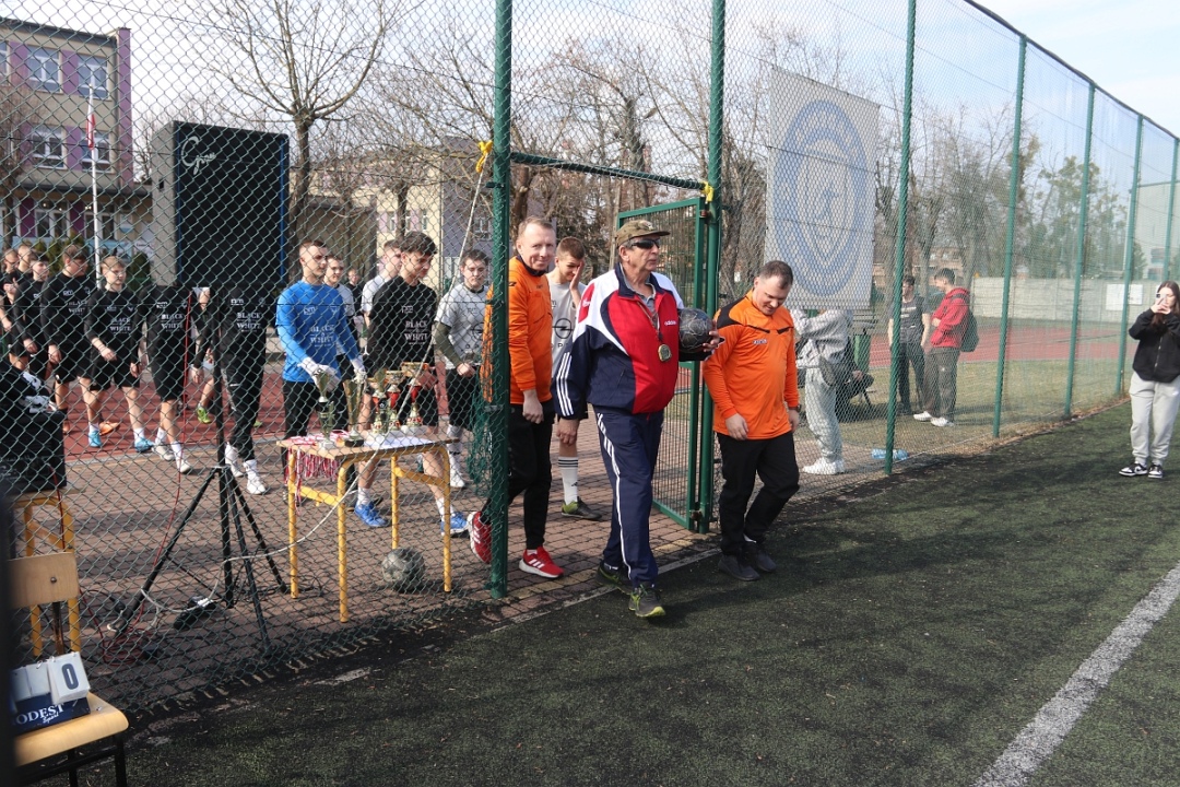 25. turniej piłki nożnej w ZSZ 2 [21.03.2025] - zdjęcie #61 - eOstroleka.pl
