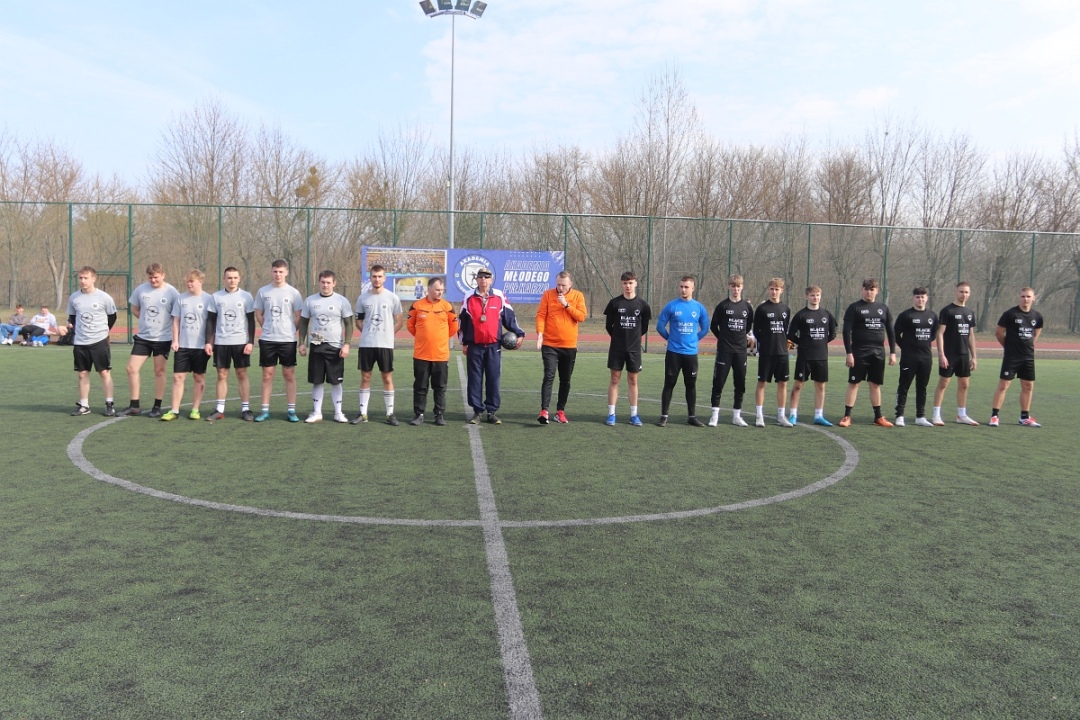 25. turniej piłki nożnej w ZSZ 2 [21.03.2025] - zdjęcie #56 - eOstroleka.pl