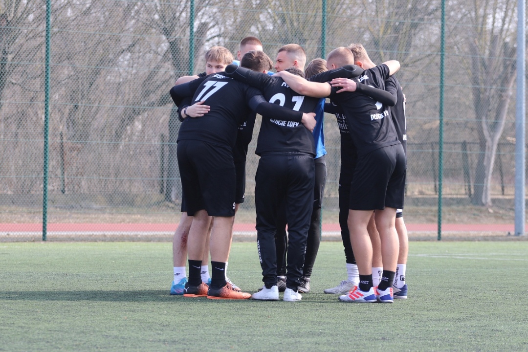 25. turniej piłki nożnej w ZSZ 2 [21.03.2025] - zdjęcie #54 - eOstroleka.pl