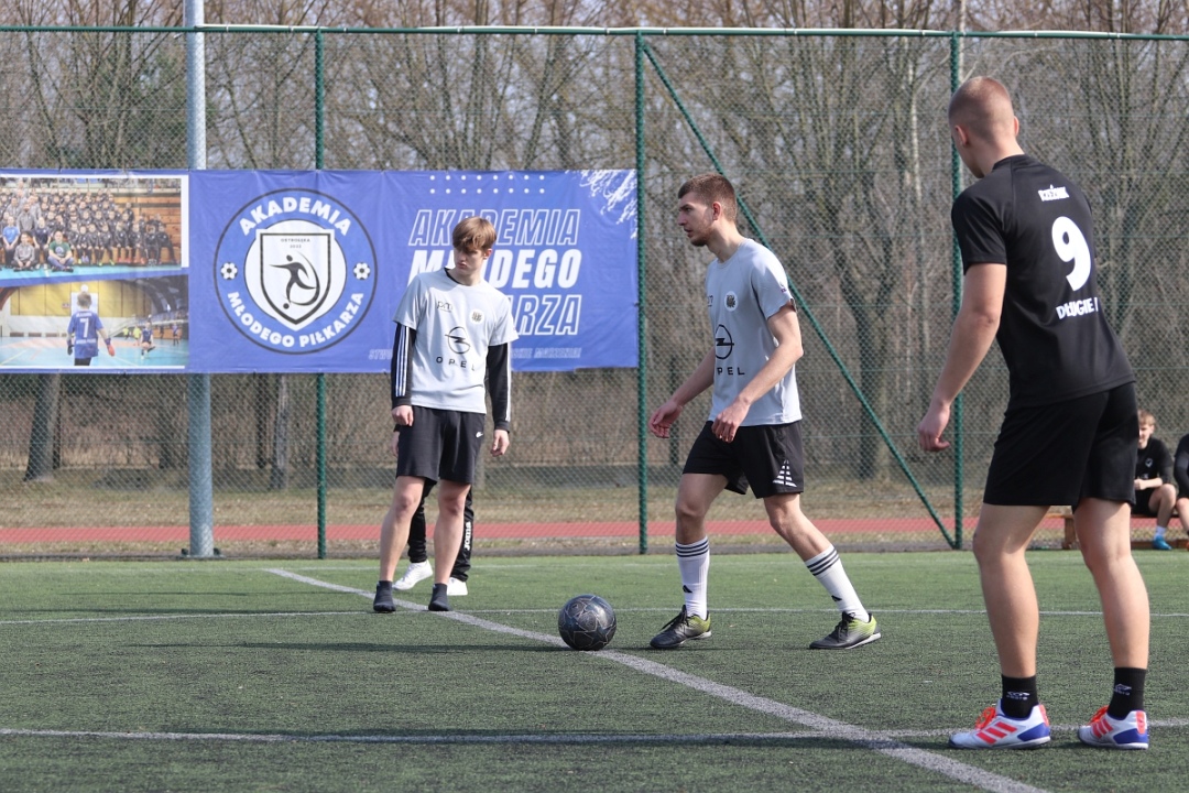 25. turniej piłki nożnej w ZSZ 2 [21.03.2025] - zdjęcie #50 - eOstroleka.pl