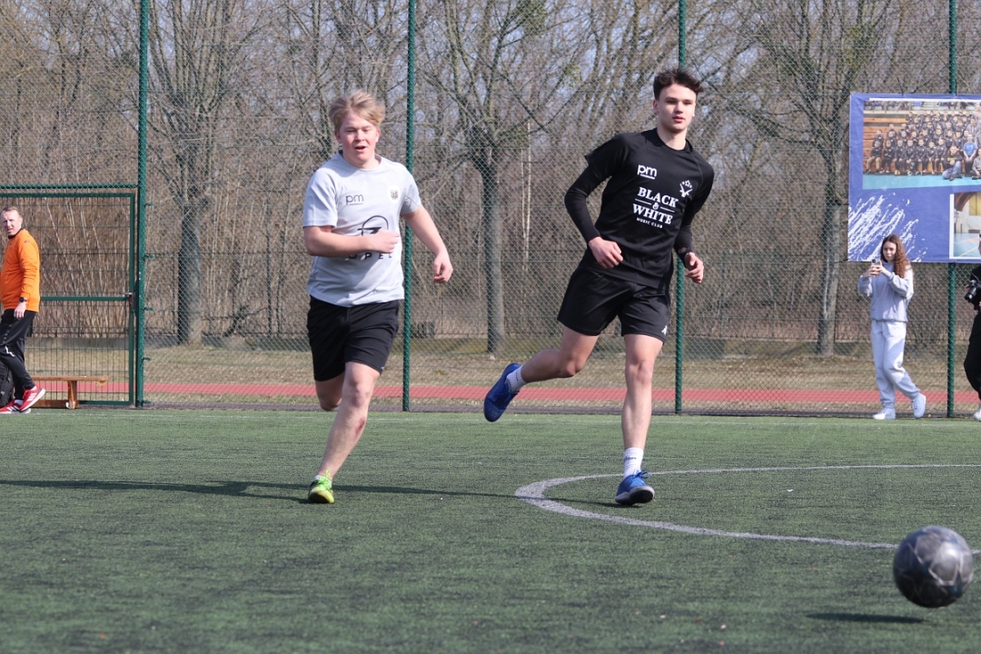 25. turniej piłki nożnej w ZSZ 2 [21.03.2025] - zdjęcie #45 - eOstroleka.pl