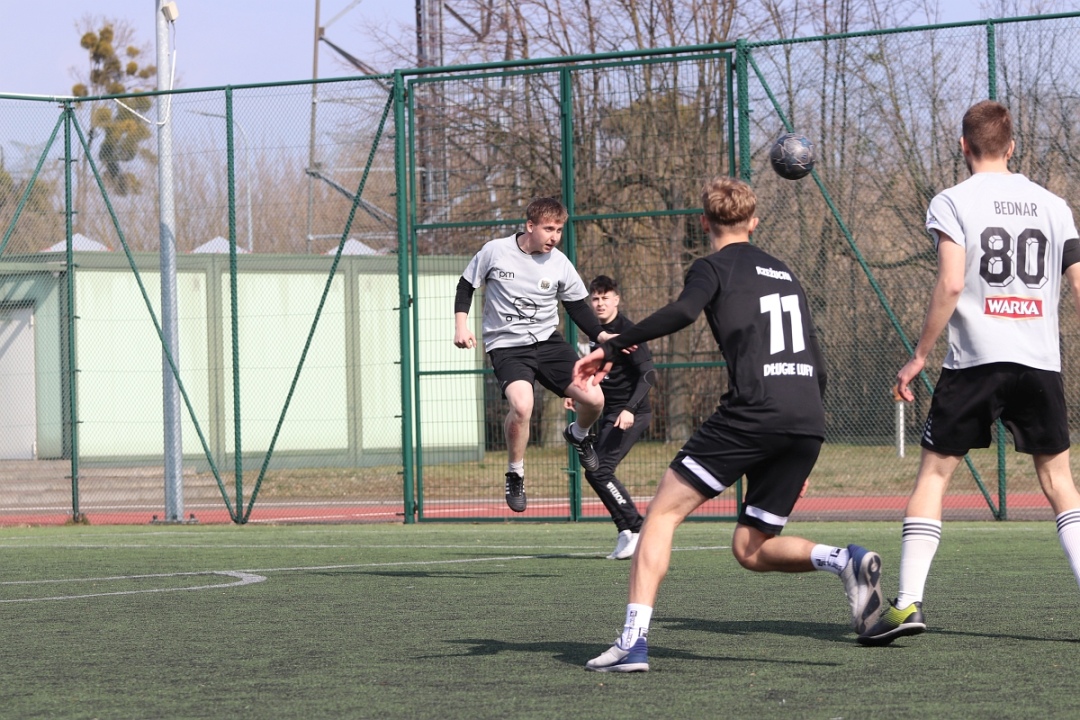 25. turniej piłki nożnej w ZSZ 2 [21.03.2025] - zdjęcie #44 - eOstroleka.pl