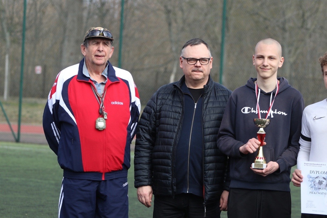 25. turniej piłki nożnej w ZSZ 2 [21.03.2025] - zdjęcie #20 - eOstroleka.pl