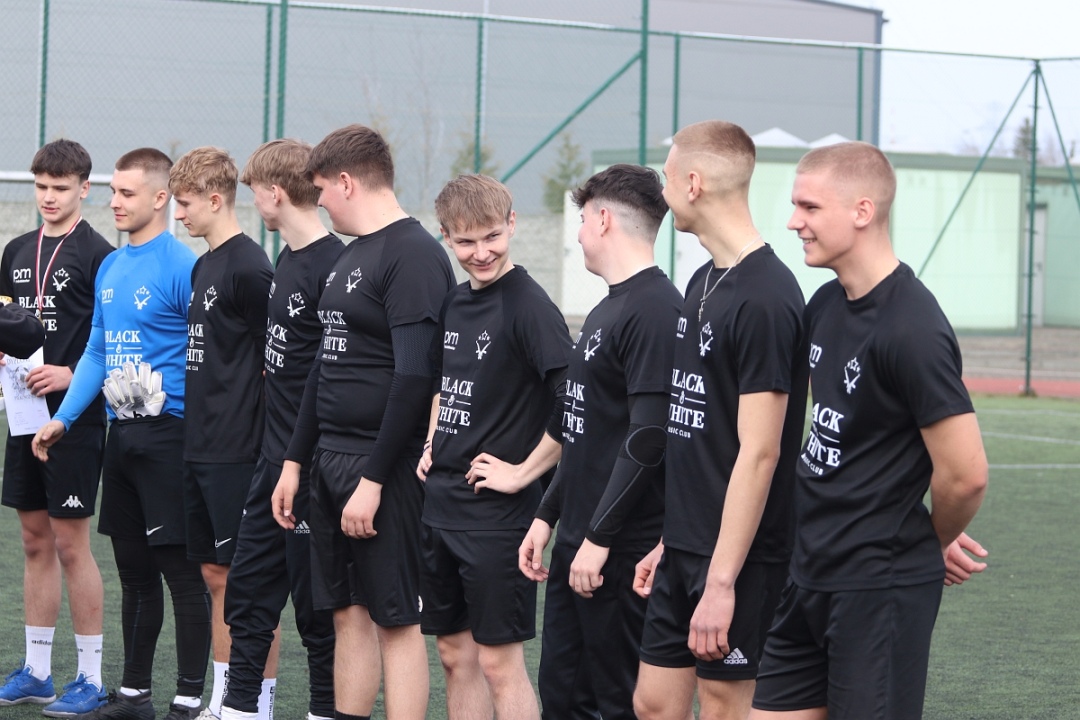 25. turniej piłki nożnej w ZSZ 2 [21.03.2025] - zdjęcie #6 - eOstroleka.pl