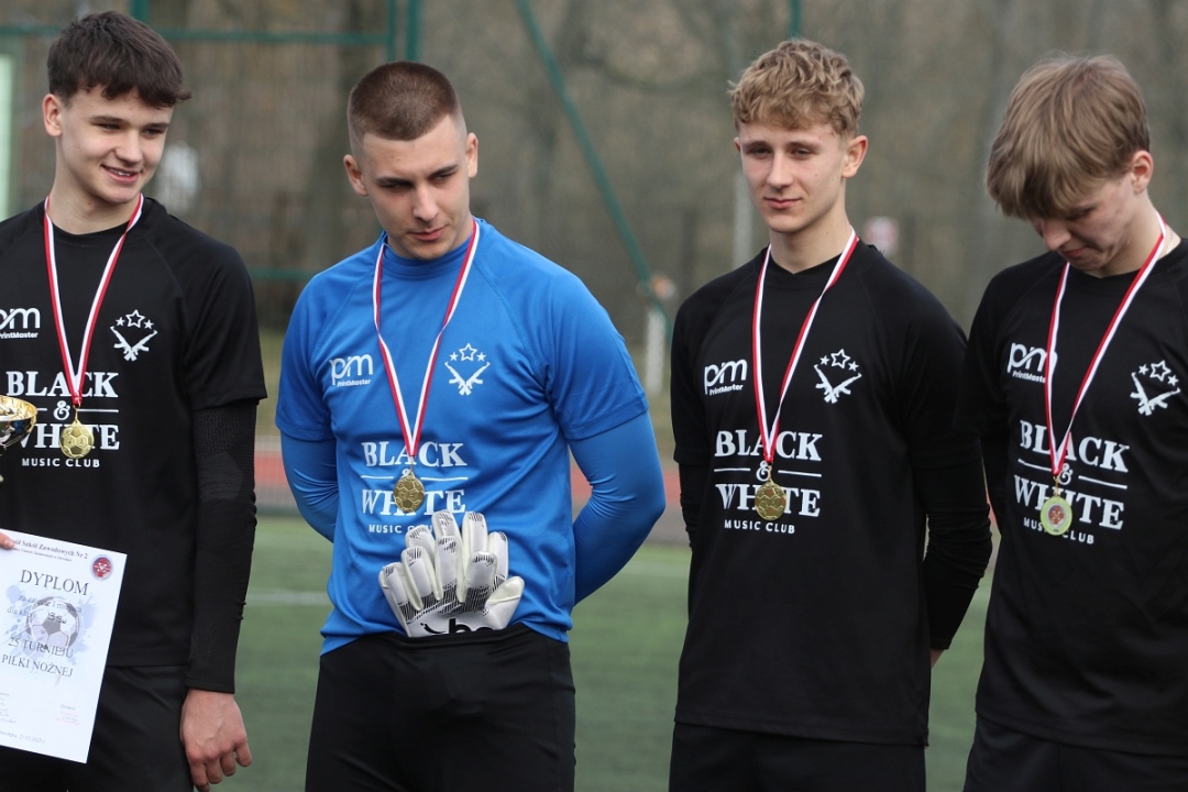 25. turniej piłki nożnej w ZSZ 2 [21.03.2025] - zdjęcie #4 - eOstroleka.pl