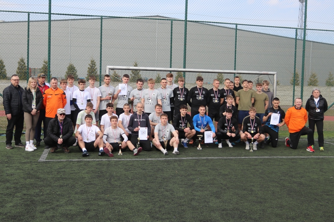 25. turniej piłki nożnej w ZSZ 2 [21.03.2025] - zdjęcie #1 - eOstroleka.pl