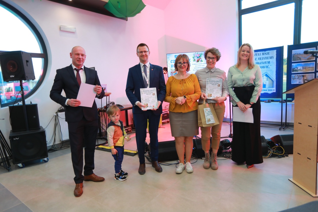 Gala wręczenia nagród w konkursie czytelniczym w rzekuniu [21.03.2025] - zdjęcie #1 - eOstroleka.pl