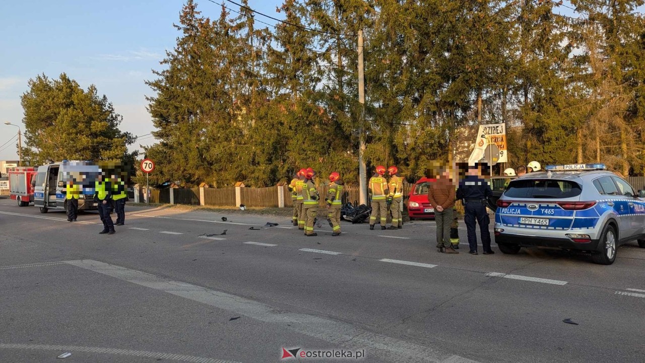 Wypadek w Czarnowcu [22.03.2025] - zdjęcie #16 - eOstroleka.pl