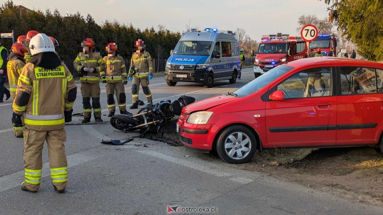 Wypadek w Czarnowcu [22.03.2025] - zdjęcie #12 - eOstroleka.pl